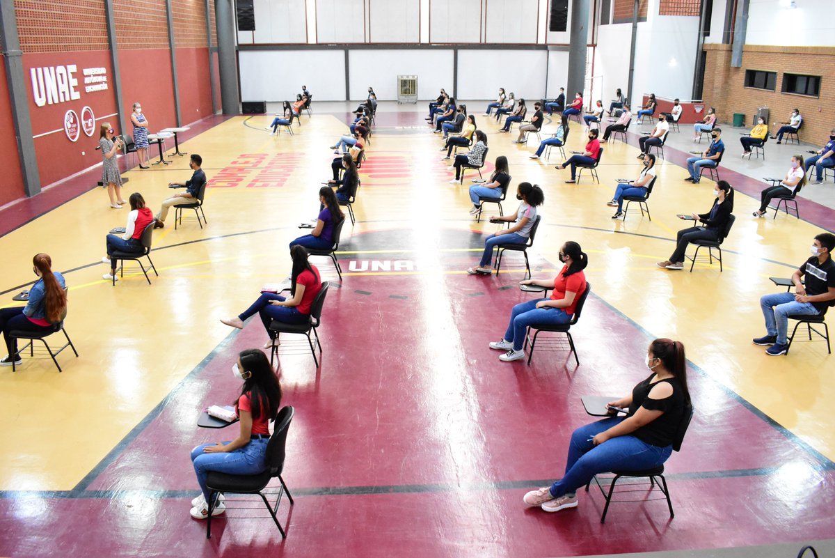 UNAE_Enc's tweet photo. #Beca5 #ProgramaDeExcelencia #PruebaDeAcceso
➡️ Estudiantes de distintos distritos del departamento de Itapúa, postulantes al 𝐏𝐫𝐨𝐠���𝐚𝐦𝐚 𝐝𝐞 𝐄𝐱𝐜𝐞𝐥𝐞𝐧𝐜𝐢𝐚 𝐁𝐞𝐜𝐚 𝐚𝐥 𝐀𝐥𝐮𝐦𝐧𝐨 𝟓 del Complejo UNAE se encuentran realizando la prueba de acceso. https://t.co/K1pCY5Fo8h