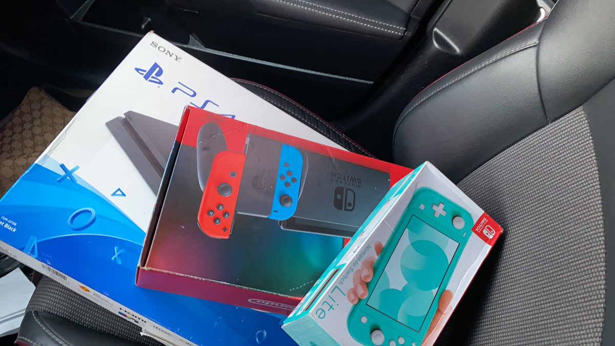 _achito's tweet photo. Dm for your gaming needs💯...#ShattaTuesdayMarket https://t.co/XrL2zjV7pi