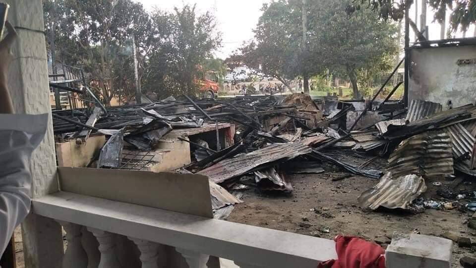 muazshamsuddin's tweet photo. Salam semua. Ini sepupu sebelah ayah saya tinggal di Kelantan.
Sayu saya lihat keluarga mereka sekarang ni 😭 Jika anda ingin menghulurkan bantuan, boleh lihat details pada gambar dibawah. Setiap sebaran yg disampaikan amatlah kami hargai 🙇🏻 https://t.co/YPJp4bDBox