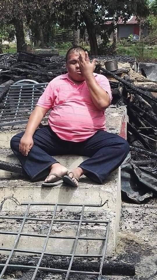 muazshamsuddin's tweet photo. Salam semua. Ini sepupu sebelah ayah saya tinggal di Kelantan.
Sayu saya lihat keluarga mereka sekarang ni 😭 Jika anda ingin menghulurkan bantuan, boleh lihat details pada gambar dibawah. Setiap sebaran yg disampaikan amatlah kami hargai 🙇🏻 https://t.co/YPJp4bDBox
