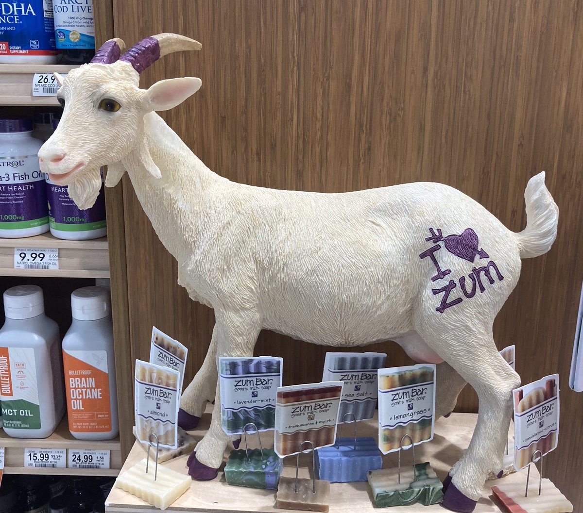 SammonGrace's tweet image. Ok. I’m confirming it. Pandemic has gone on too long. I’m now taking pictures in the grocery store as highlights of my day! I miss travel. #Publix #zumbar #wildlifephotography #findjoy #travelphotography #read