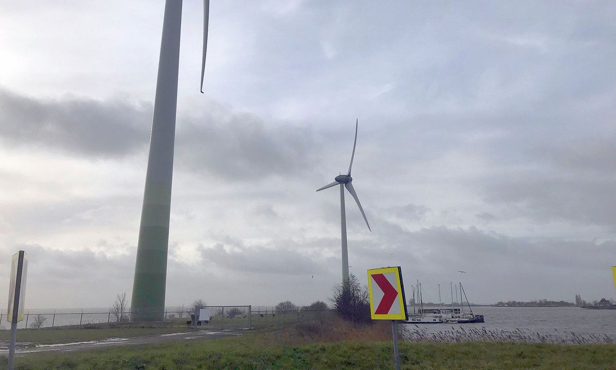 Windmolens op De Nes: opnieuw een laatste keer?

De windturbines op de Nes zijn redelijk recent opgeschaald, met de belofte van de gemeente Waterland dit zo te laten. Meer info: ijsselmeervereniging.nl/2021/02/09/win…