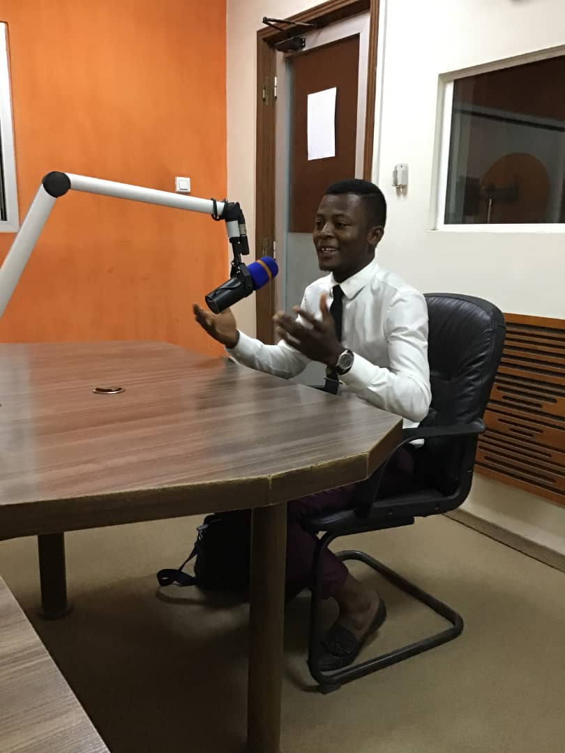 OngJts's tweet photo. 2021: PREMIERE SORTIE MÉDIATIQUE DE L'ONG JTS.

Le leader de notre organisation était sur les ondes de CAPP FM à la suite de notre récente campagne de paix à l'endroit des leaders du monde estudiantins.

https://t.co/9uM1MLcDUF https://t.co/1jOoKHNfCs