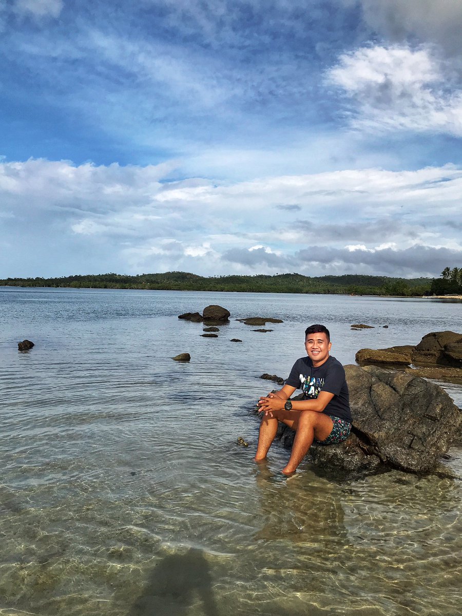 iamzhermhilo's tweet photo. Summer in February is Real.๐
#travelgoals2021 #destinationsph #summerinfebruary https://t.co/NUF250msSY