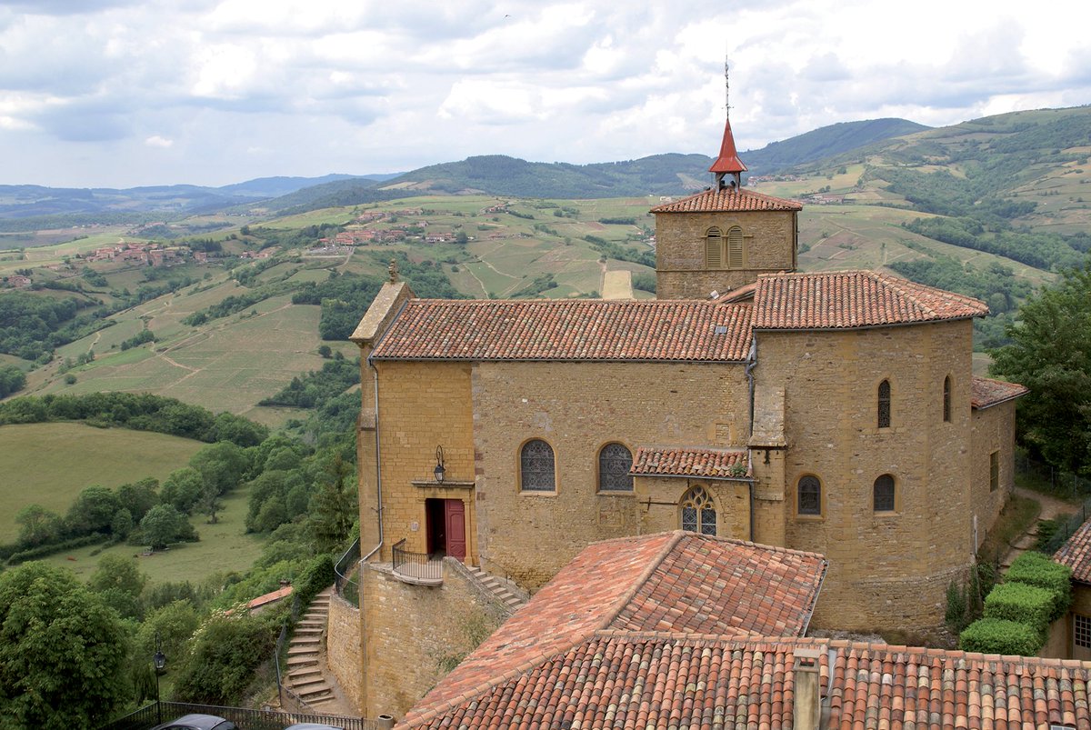 Bonjour à tous,
Début donc aujourd'hui des 1/4 de finale pour ce concours des plus belles petites villes de France.
Le premier match va opposer LANGEAIS (37), petite cité de caractère blottie contre son imposant château, à OINGT (69), classé dans les plus villages de France