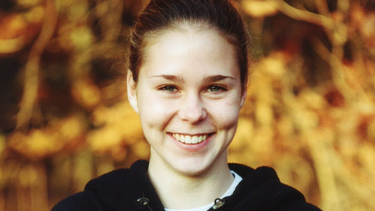 MissingCSM's tweet photo. Today makes 17 years #missing for Maura Murray. Please keep Maura and her family and friends in your thoughts today. And please light a candle around 7:30pm eastern and share a photo on social media using #Maura17. Tag us and we’ll retweet. #mauramurray #truecrime #missingperson https://t.co/Tb5cdV7e6S