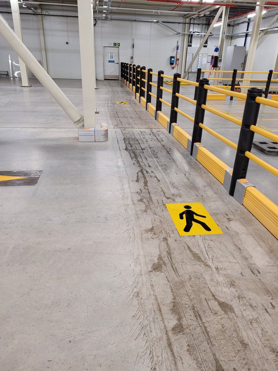 Another day of clean floors well done <a href="/AtalianServest/">AtalianServest</a> team, smashing it again <a href="/billburroughs21/">Bill Burroughs</a> <a href="/lmfricker/">Lee Fricker</a>