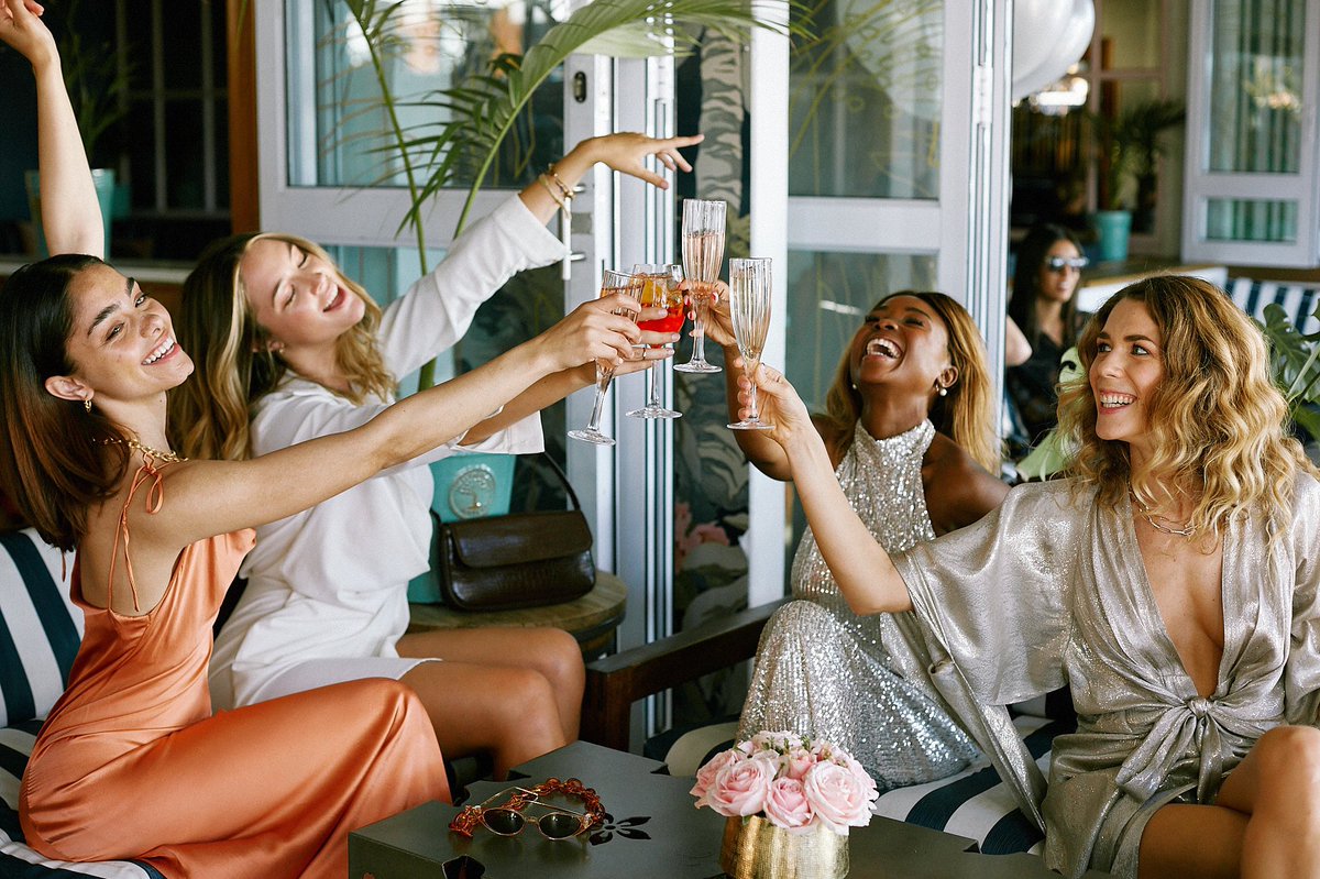 Cafe Caprice tweet media