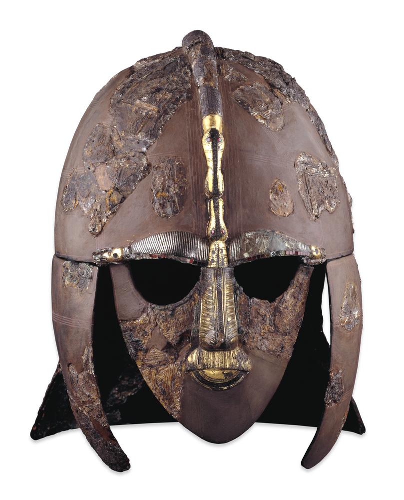 (5/6) The 1960s dig unearthed 4 more fragments. Their discovery & further advances in understanding resulted in the helmet being re-constructed again. The new re-construction was unveiled in 1971 & the first replica was created by the  @Royal_Armouries in 1973.   @britishmuseum