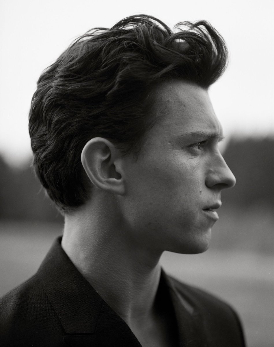 glowspidey's tweet photo. TOM HOLLAND EU MAIS UMA VEZ NÃO TAVA PREPARADA PRA SUA BELEZA https://t.co/7FrgGKHz99