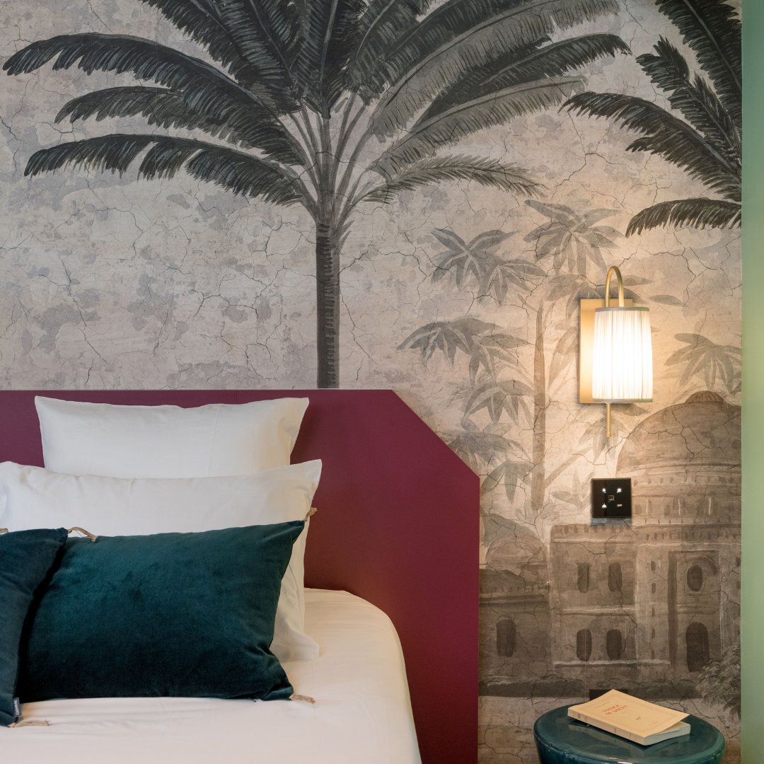Exotique et tellement enveloppante, succombez au charme de la Suite Palma.
Elle offre une vue exclusive sur les terrasses et jardins secrets de la Tour Rose…
hubs.ly/H0GgQWc0
#lyon #hotel #mihotel #suite #vieuxlyon #tourrose #staycation #jardins