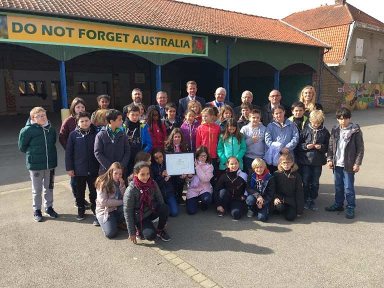 sirjohnmonash's tweet photo. APPEL A PROJETS : Vous êtes professeur en école primaire, lycée ou collège en France ? Avec votre classe, présentez votre projet sur les soldats australiens en France lors de Première Guerre mondiale et tentez de remporter le Prix Sadlier Stokes. https://t.co/MfXM04kAZr https://t.co/MVesOi8XPM
