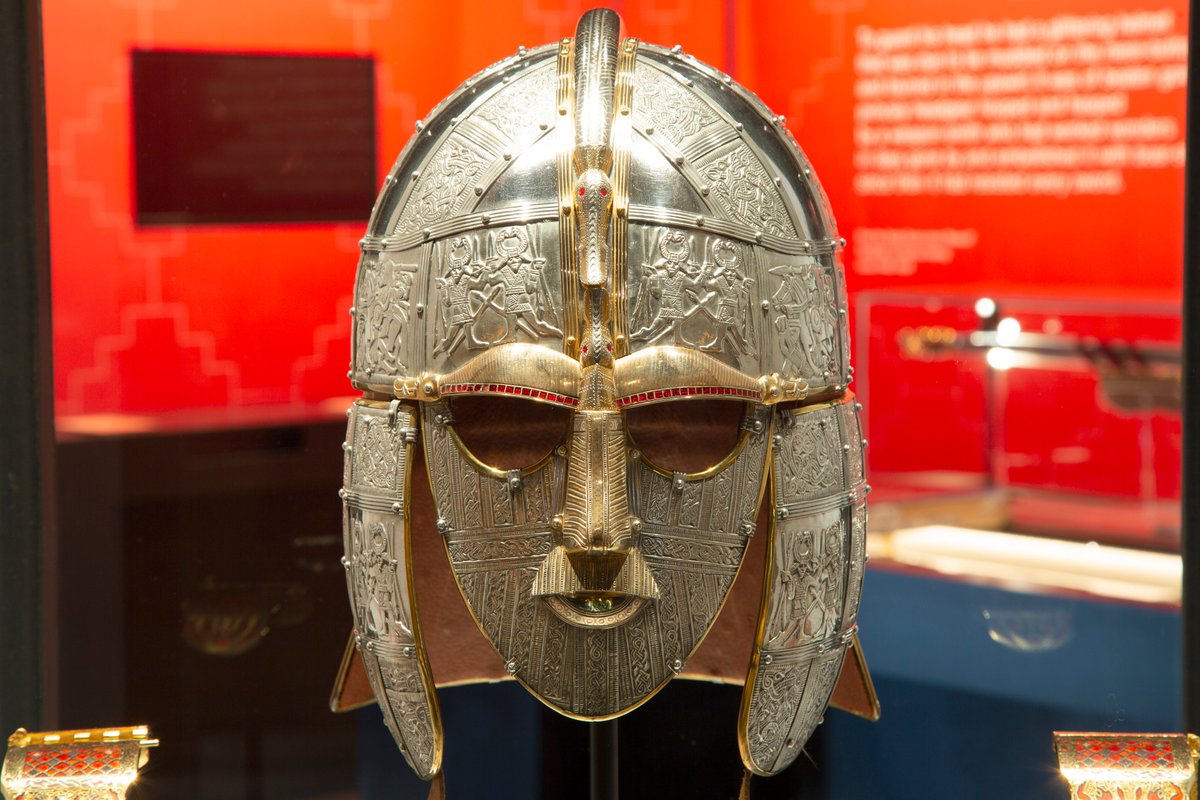 (6/6) Today the original lives at the  @BritishMuseum. Other replicas exist, including at Sutton Hoo. For many it has become the face of the early Anglo-Saxon period. You can discover more about the helmet in this video by  @SueBrunningBM >  https://bit.ly/3cPOK6u   Phil Morley