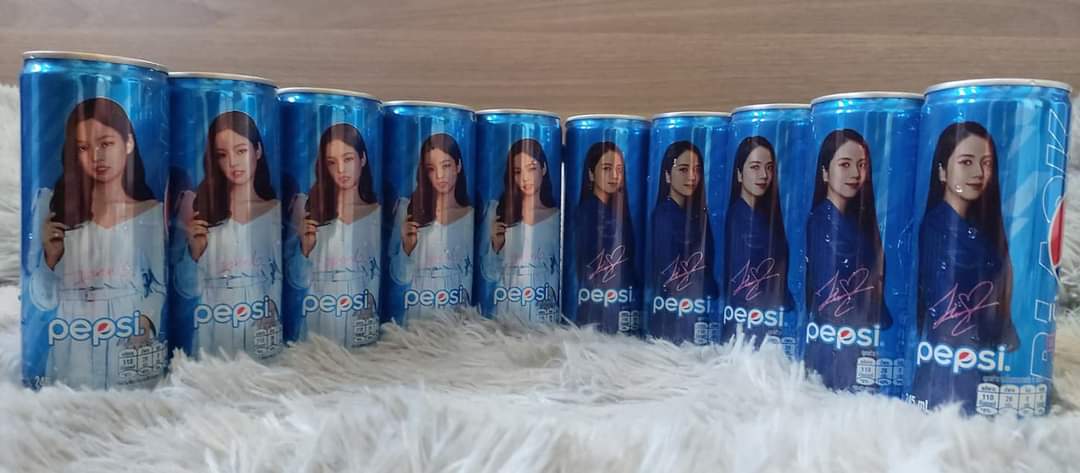 KathyGoblin's tweet photo. เริ่ดด!! ไม่ว่าจะมาลุคไหน No sugar no regret หรือ For the love of it ก็พร้อมเพย์พร้อมเหมาจะเชียร์ #teamtaew ซ่าแซ่บรับร้อนเหมือนเป๊ปซี่น้ำดำหนึ่งในใจ คุณค่าที่เราคู่ควร #PepsiSummer #KeepFizzing #ForTheLoveOfIt
#PepsiSummerVirtualShow
#PEPSIxBLACKPINK
@PepsiThailand https://t.co/y2Qz7DLQwX