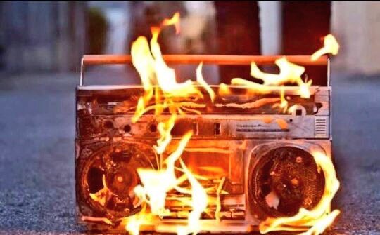 Radio 2000 tweet media