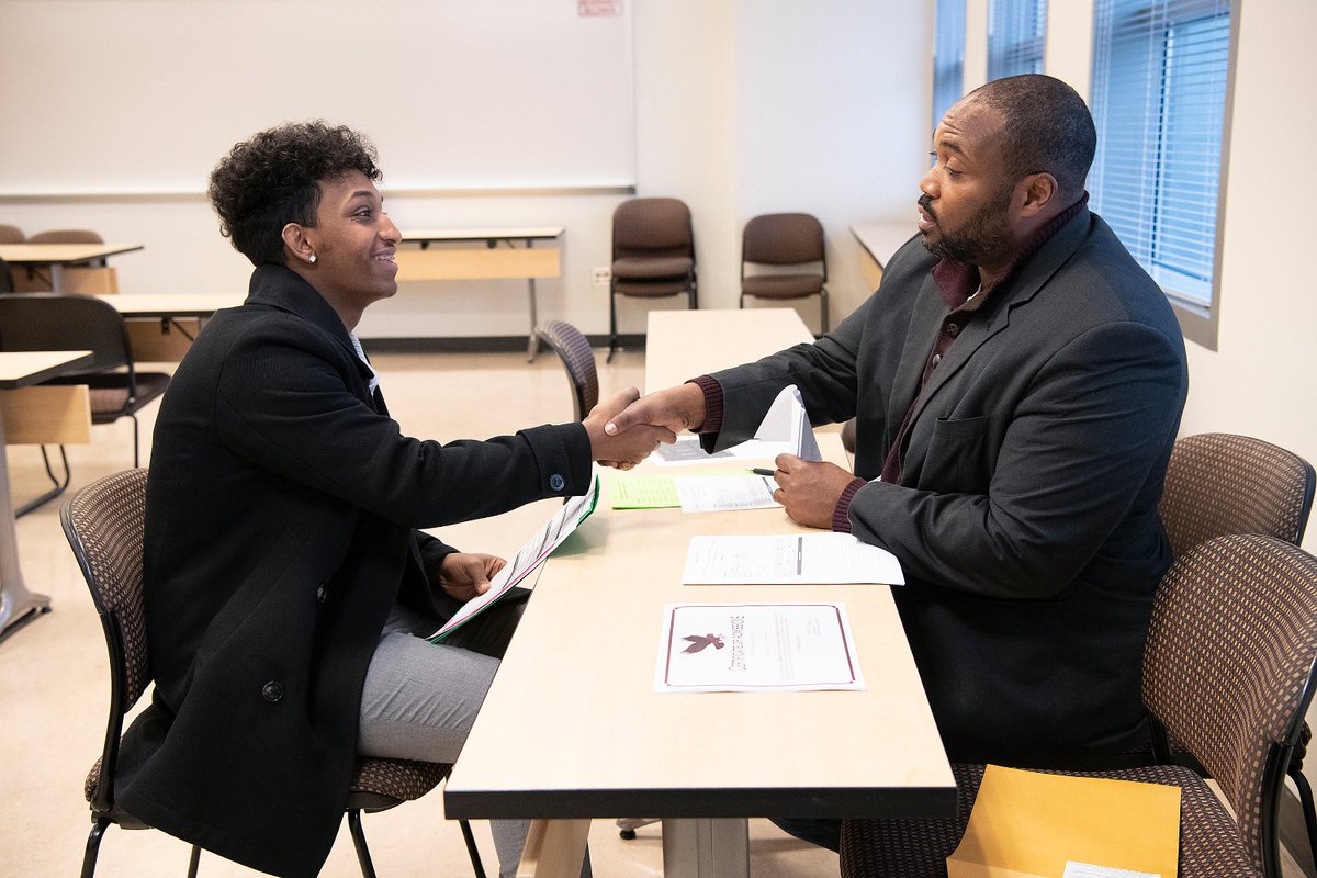 Seniors, there's still time to register for on-the-spot admission and scholarship interviews at this year's virtual HBCU fair. Learn how to sign up: loom.com/share/b730df88…

The HBCU fair will take place Feb. 12 and 13. Learn more: montgomeryschoolsmd.org/departments/fa…