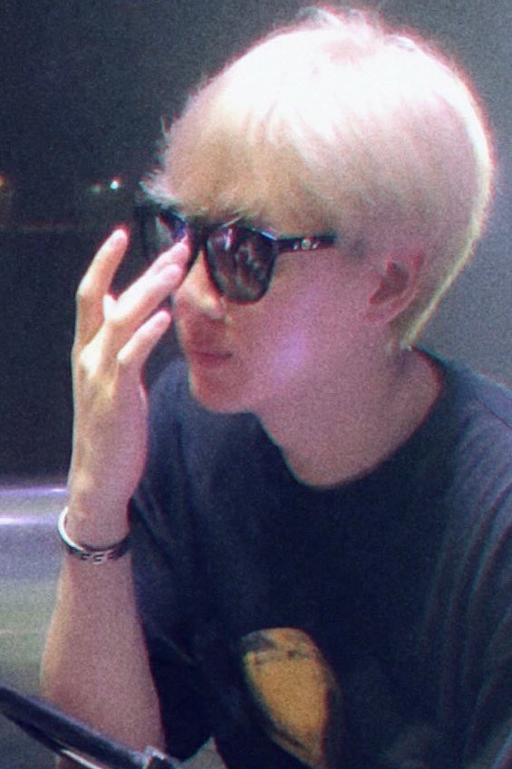 hyukjae’s beautiful hands— appreciation thread