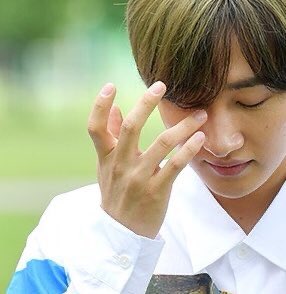 hyukjae’s beautiful hands— appreciation thread