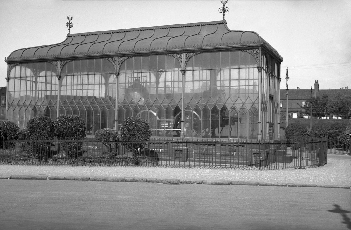 In the early 1900s Old Coppernob was preserved and placed on display at Barrow Station. It remained at Barrow until 1941 when it was moved to Clapham Transport Museum – later becoming part of the National Collection. (pic is Coppernob on display in a glass house in Barrow) 5/8