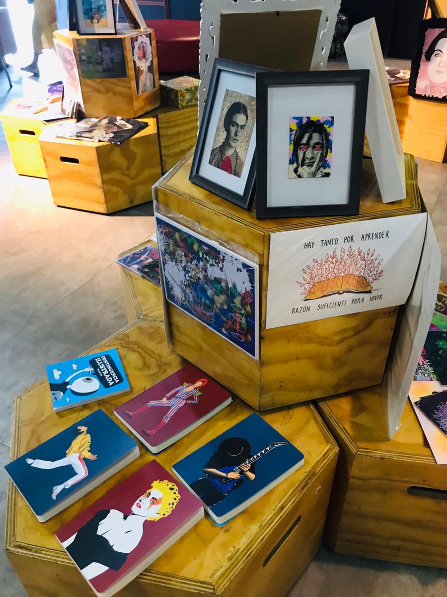 centroGAM's tweet photo. Las actividades de nuestro #EspacioB siguen de la mano de @CityLabSantiago. Durante esta semana  más de 40 artistas venden y firman sus obras de lunes a viernes de 11 a 19 h. Aforo controlado 😉 https://t.co/KrksDSnpkV