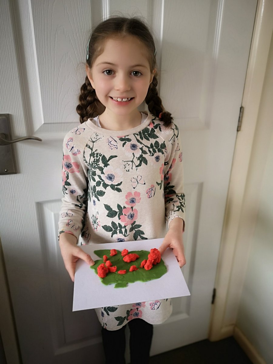 holgate_laura's tweet photo. @walmleyjssc @MissPearson2020
Elsie made Stonehenge out of play doh 😊 https://t.co/3lhybYXqgA