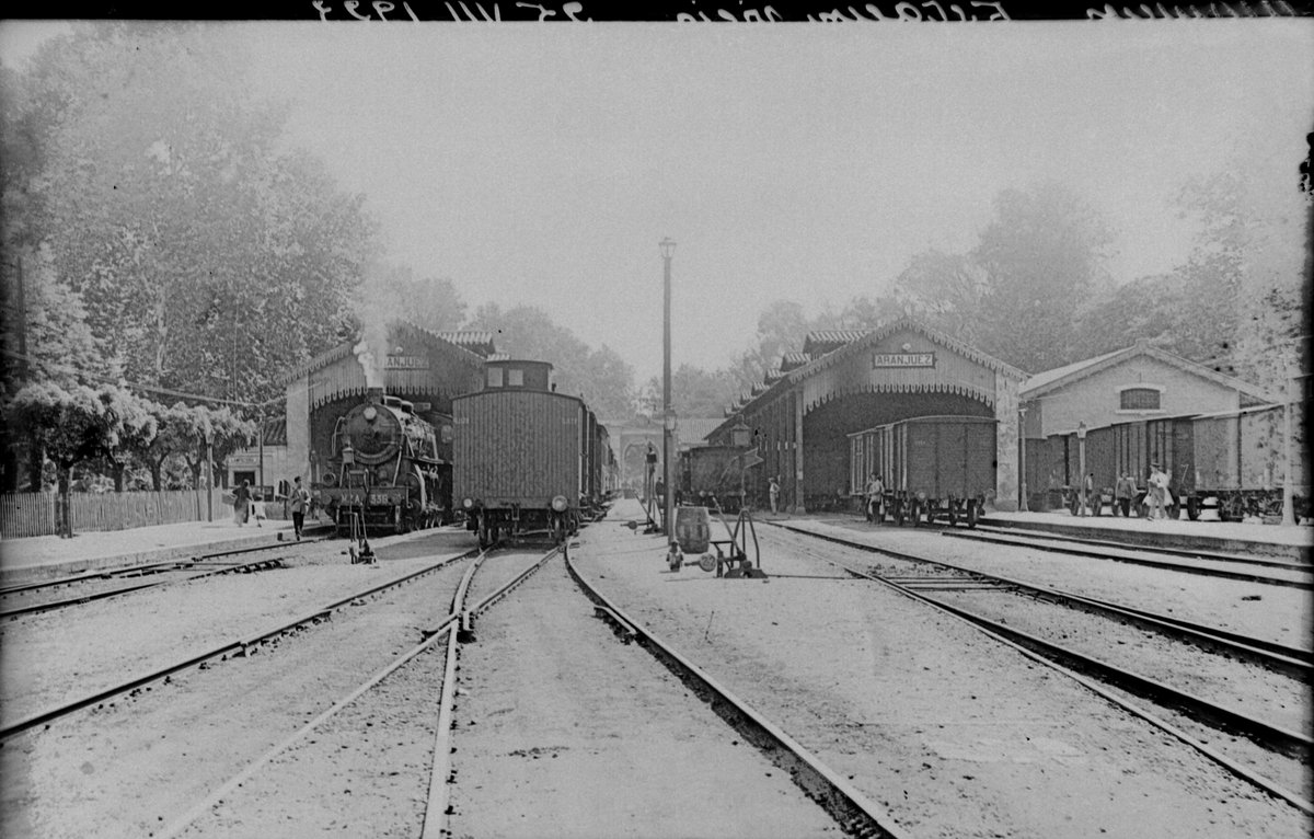 Se cumplen #170años del 1er #ferrocarril
#madrileño ffe.es/noticias/notic… <a href="/MADRID/">Ayuntamiento Madrid</a> <a href="/Aytogetafe/">Ayuntamiento Getafe</a> <a href="/AytoPinto/">Ayuntamiento de Pinto</a> <a href="/Ayto_Valdemoro/">Ayto de Valdemoro</a> <a href="/AytCiempozuelos/">Ayto de Ciempozuelos</a> <a href="/AytoSesena/">AyuntamientoSeseña</a> (en Toledo) y <a href="/Ayto_Aranjuez/">Ayto. Aranjuez</a> quedaban unidas por
ferrocarril. 1er eslabón tb de la línea hasta #Alicante #170FerrocarrilMadrid🚂