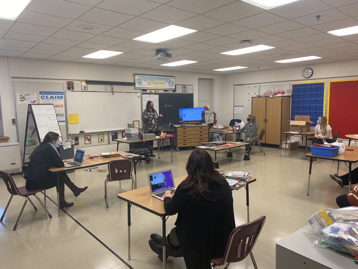 Thank you to our <a href="/EasternWCPS/">Eastern Elem School</a> tech team members and teacher leaders who shared their classrooms this morning to share tech setup and strategies for concurrent teaching! <a href="/EricaDHartley/">Erica Hartley</a> <a href="/MsENicholson/">Emily Nicholson</a> @LakeCou0 <a href="/Ms_Goebel19/">Sonya Goebel</a> @Mr_Snyders1 @DanFowler05