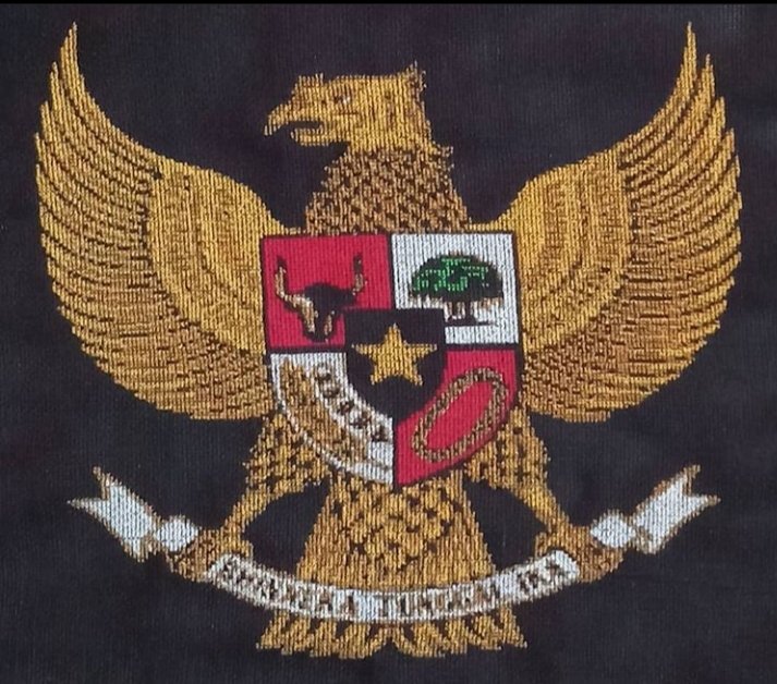 nokturnalian's tweet image. Hai.
Aku mau open commission mainan benang (kristik) hasil garapanku soalnya aku lagi butuh uang guna membeli susu Nutrican (nutrisi untuk pasien kanker) untuk Ibuku.
Ini contoh beberapa kristik garapanku. Mohon dibantu RT ya teman-teman. Terimakasih banyak.