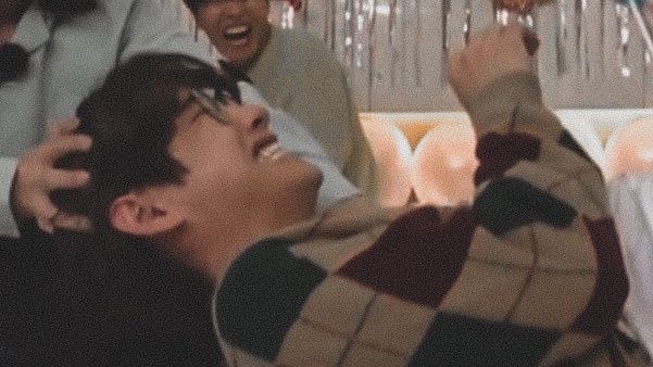 archivefortae's tweet photo. he is the cutest 😭 https://t.co/INp1pkhKYH
