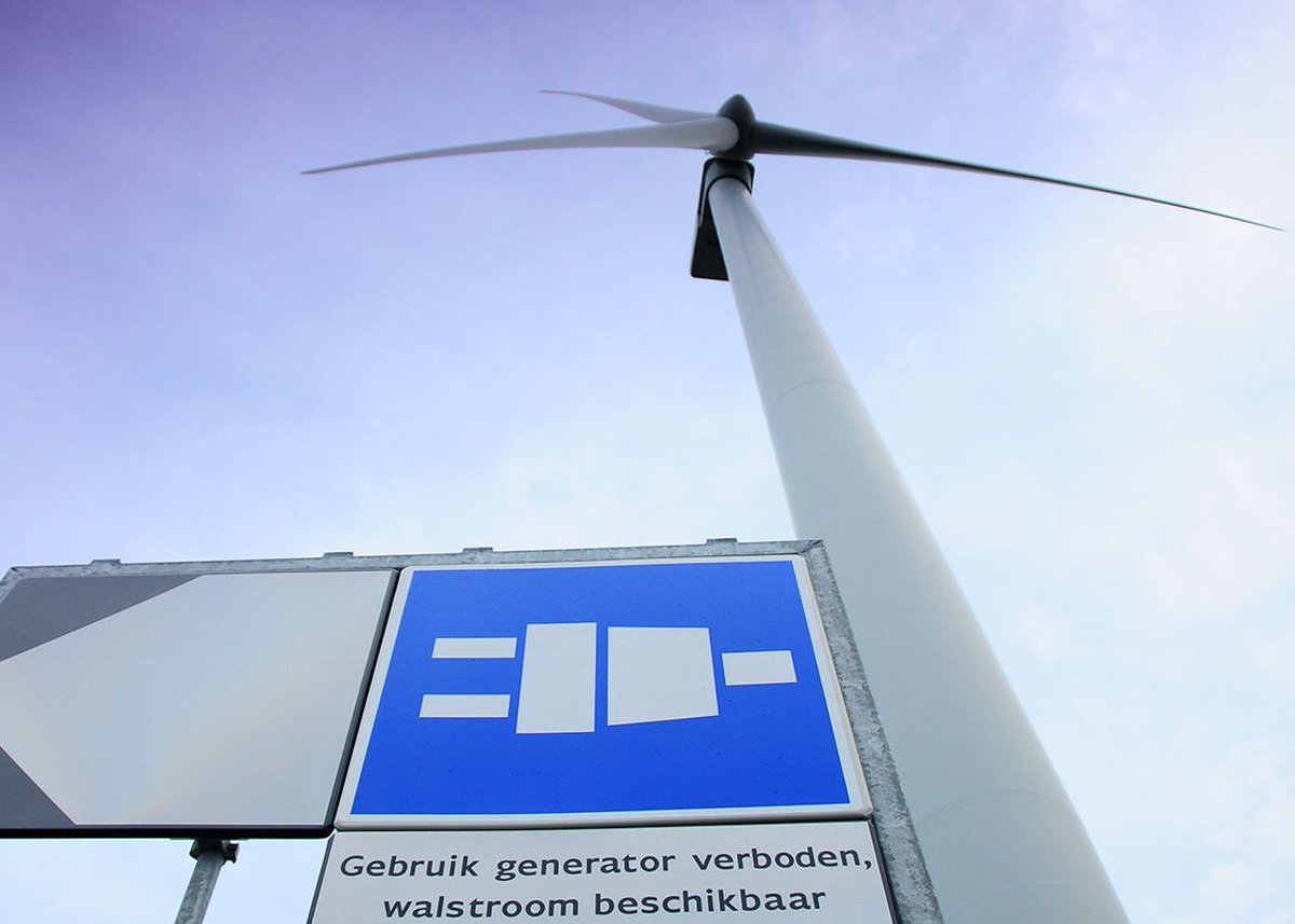 GreenPortBiz's tweet photo. World Ports Climate Action Program #WPCAP #ports have agreed to take new actions on energy efficiency, shore power and alternative fuels to combat climate change. @PortOfRotterdam @PortofAntwerp @PortofHamburg @PortofLA @PortVancouver https://t.co/X9DsrxefGO https://t.co/r75cylWEI7