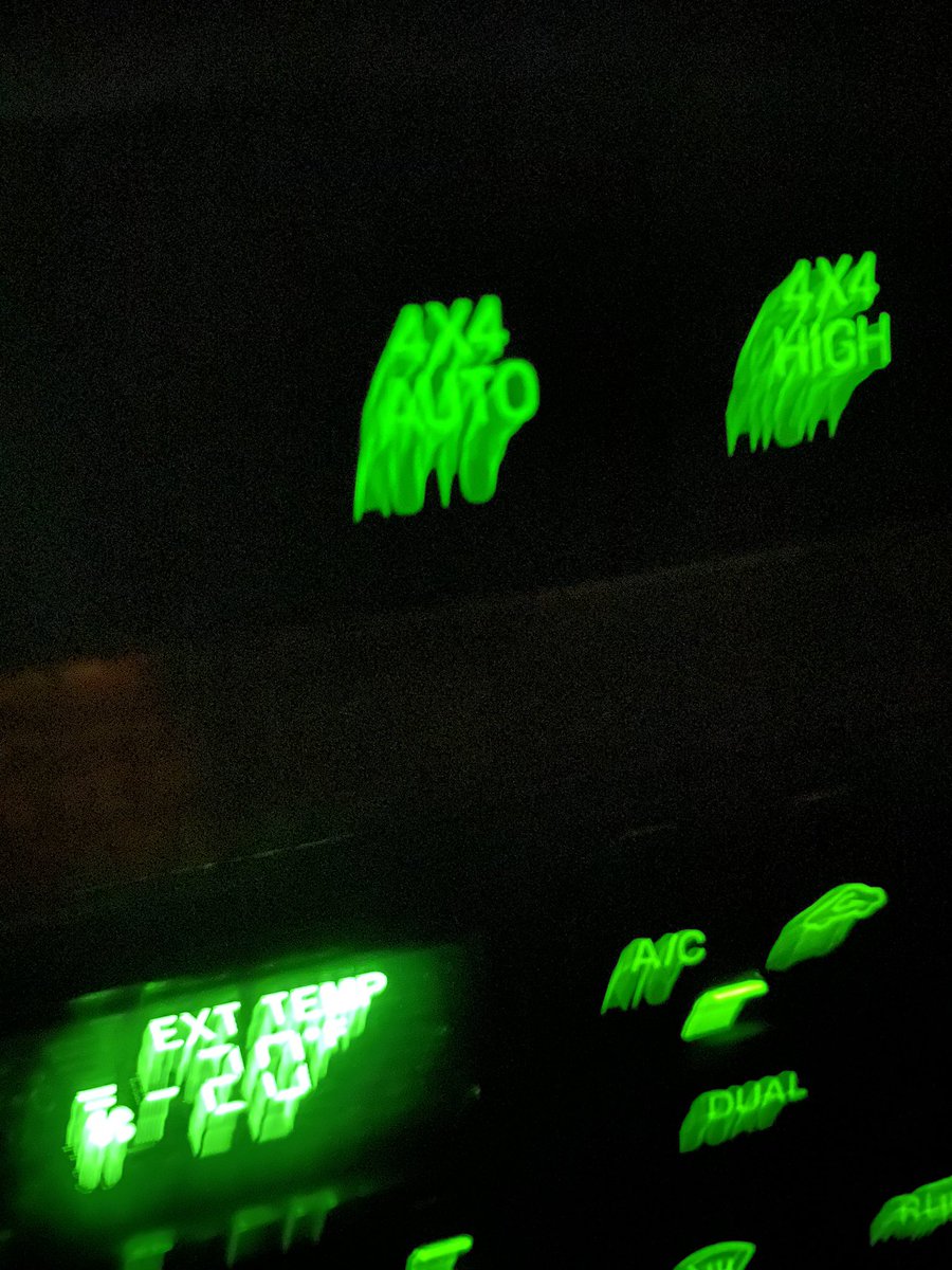 MsWeseman's tweet photo. Just have to live Nebraska winters. https://t.co/YZnhUFVXS9