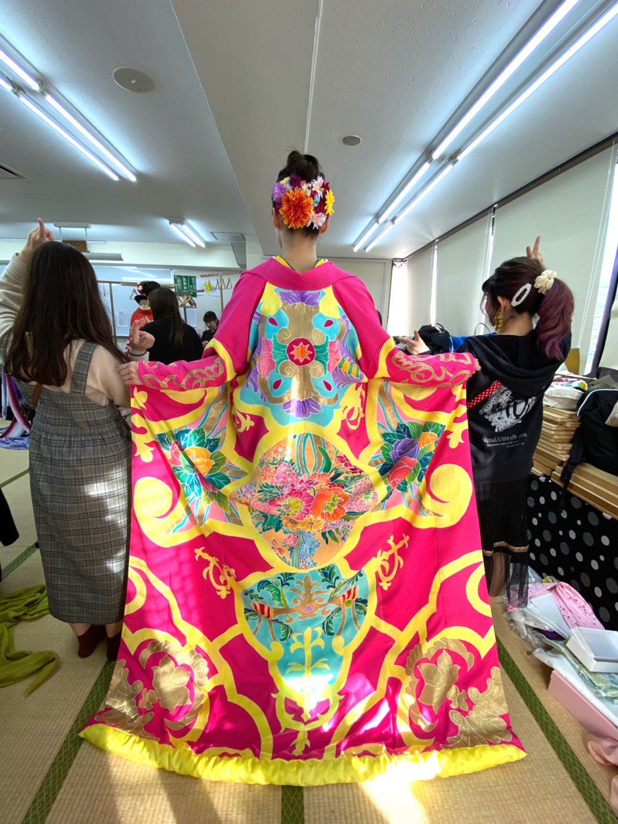 kimono_harukaze's tweet photo. 誰か今度スタジオか野外ロケでヘアメがっつりしてこれの撮影したいからモデルになって…………着たい人に着て欲しい https://t.co/2PFjtTPxDB