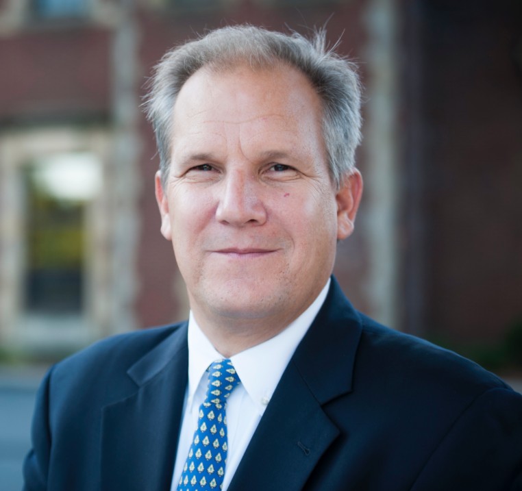 We'd like to extend a very warm welcome to Todd Stansbery, StC's new head of the Lower School. He'll join us in the summer, partner with Dr. Sarah Mansfield and assume full responsibilities during the 2021-22 school year. Welcome! Full announcement: stchristophers.com/News-Detail?pk…