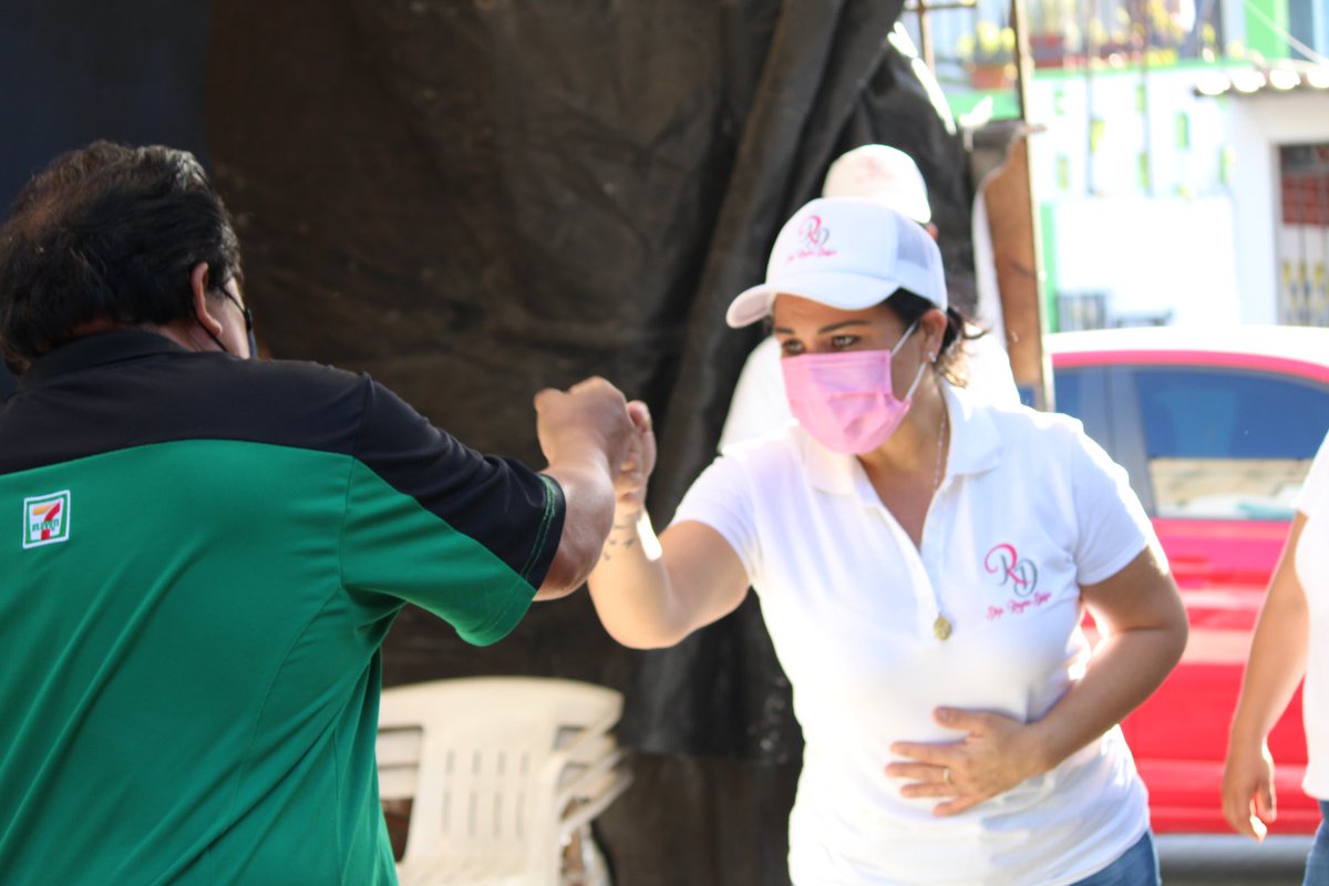 “En una época, el liderazgo significaba músculos; pero HOY significa PROSPERAR con la GENTE.” (Mahatma Handhi.)

Seguimos de la mano con las y los ciudadanos del #Dtto5 y #Cancún en general.
#ReynaDurán #ahorasíquintanaroo #SoyComoTu