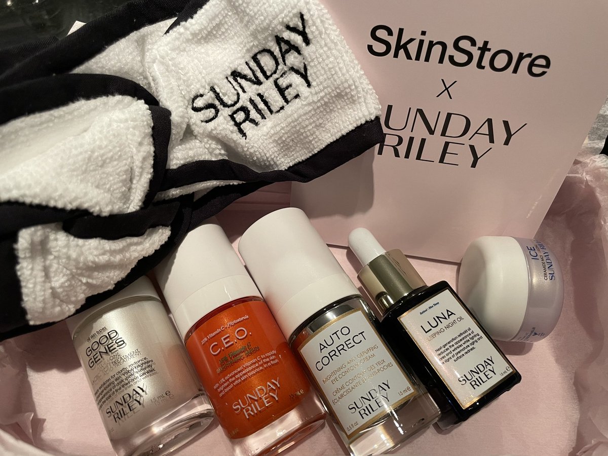 Nini3084's tweet photo. Thank you @SkinStore for this gorgeous @sundayriley kit. New products to add to my routine 🧖🏽♀️#skinstore #sundayriley #skincareroutine #skincareproducts https://t.co/9uXVEQHzvE