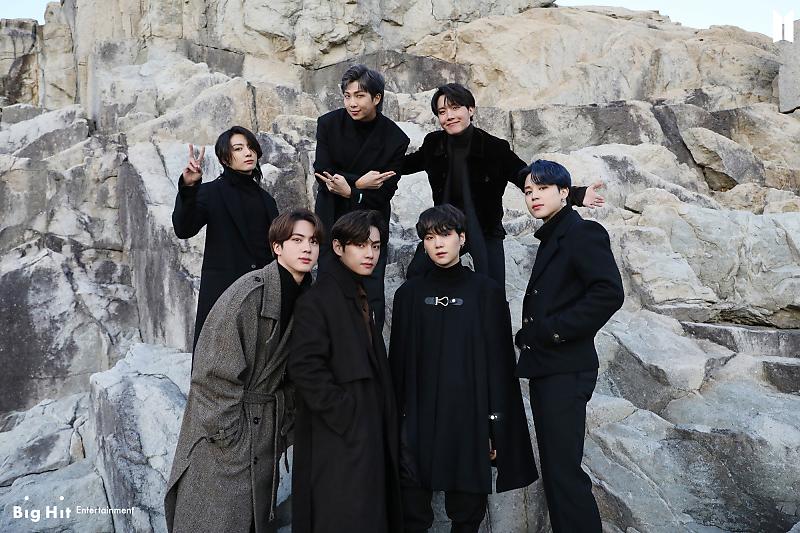 Cookiee_jk's tweet photo. 𝟐𝟎𝟐𝟏 𝐖𝐈𝐍𝐓𝐄𝐑 𝐏𝐀𝐂𝐊𝐀𝐆𝐄
.
.
.
.
.
#jeonjungkook #bts #army #armybts
#kimtaehyung #btsxarmy #btsarmy
#parkjimin #bangtan #bangtanboys
#junghoseok #bangtansonyeondan
#minyoongi #bighitentertainment
#kimseokjin #bangtanarmy
#kimnamjoon #방탄소년단  #BTS_WINTERPACKAGE https://t.co/rBX72KYmvx