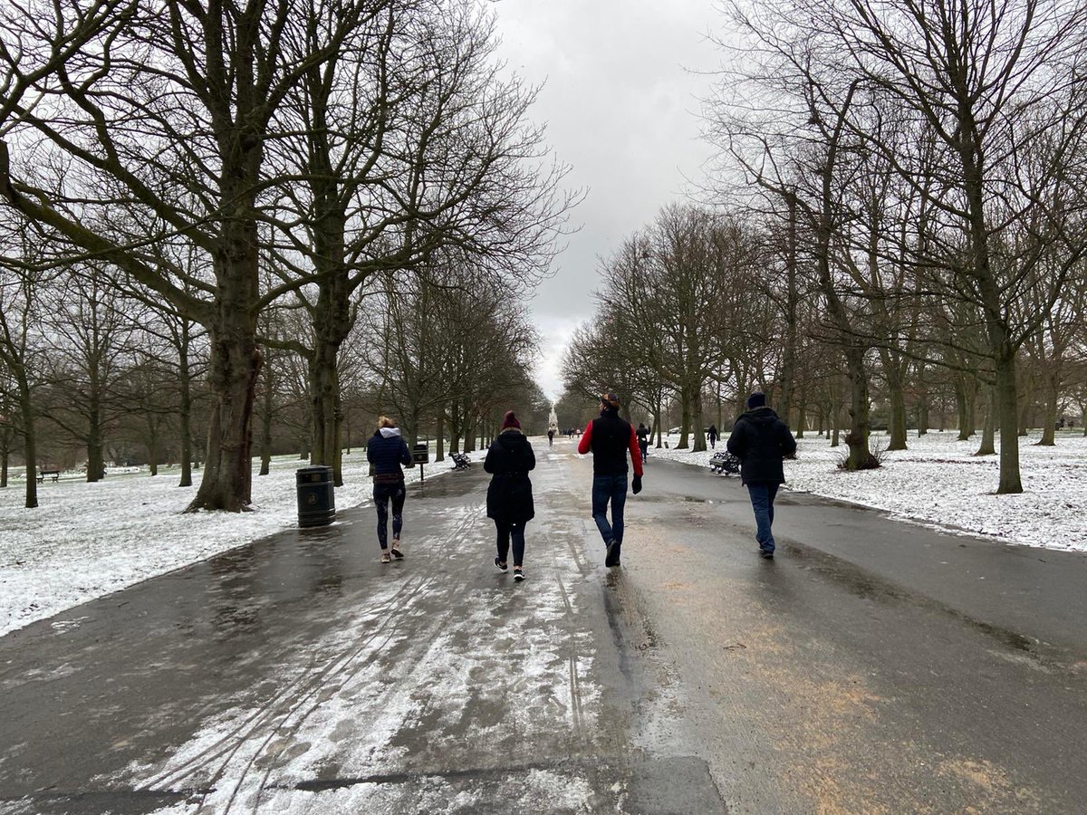 Team wellbeing walk at Regents Park! #Wellbeing #UCLH #oncology #therapyteam <a href="/ThatPhysioAbu/">Abu Sidhanee</a> <a href="/adina_ot/">Adina - Occupational Therapist</a> @LindsellGemma @laura_janePT