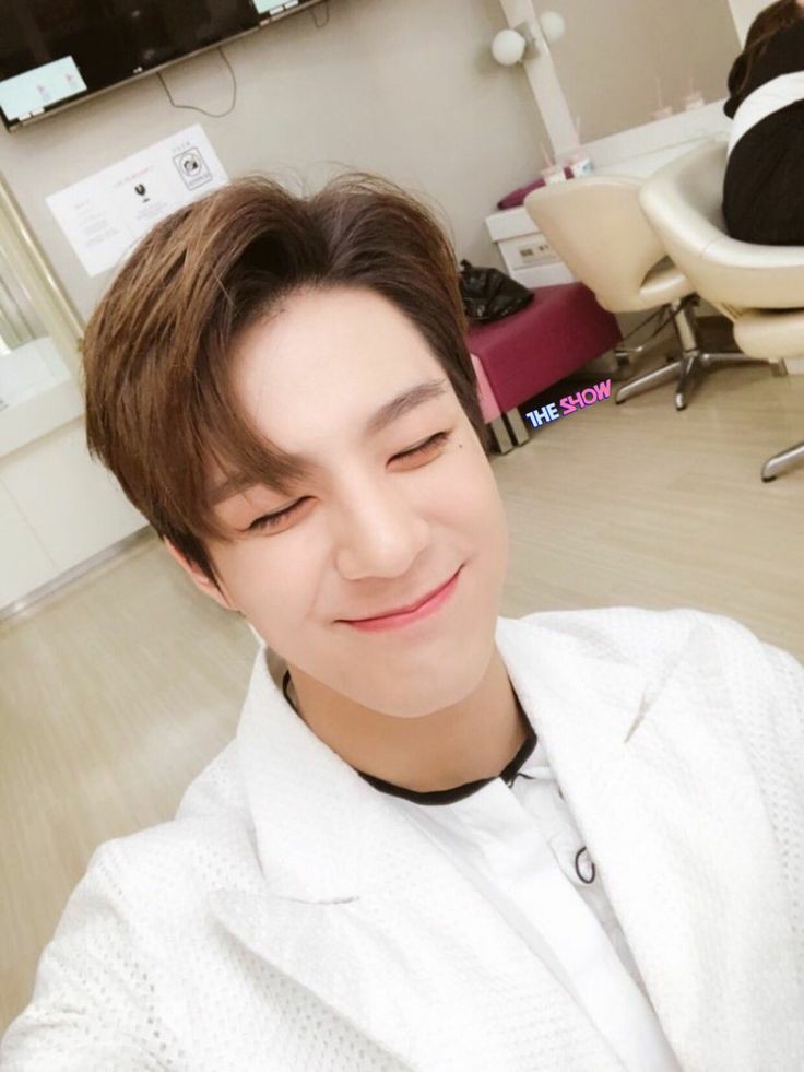 BbHun16's tweet photo. Jeno: eyesmile something that makes me attractive (◜‿◝) ♡

#NSD #NCTzenSelcaDay #JENO #NCTDREAM 
@NCTsmtown @NCTsmtown_DREAM https://t.co/EGENFPgAFm