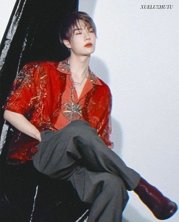 red yibo as red underwear ~ a thread