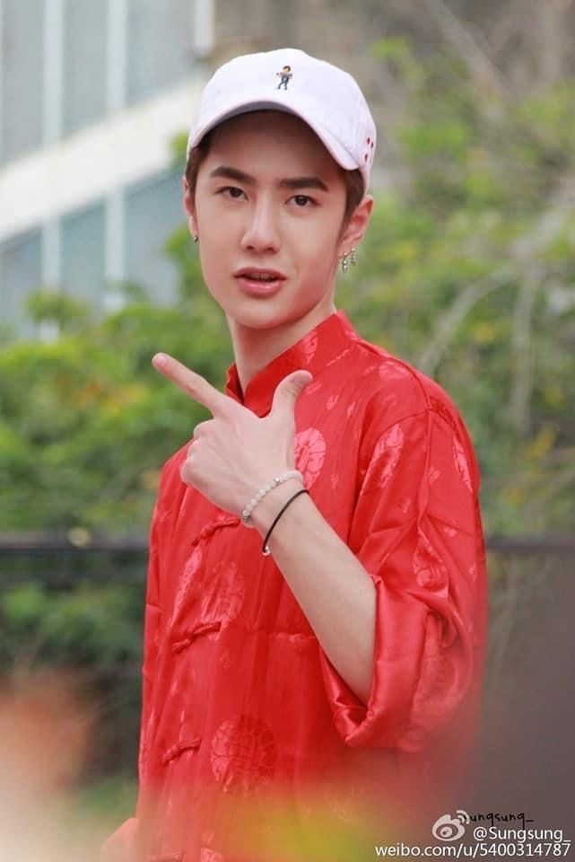 red yibo as red underwear ~ a thread