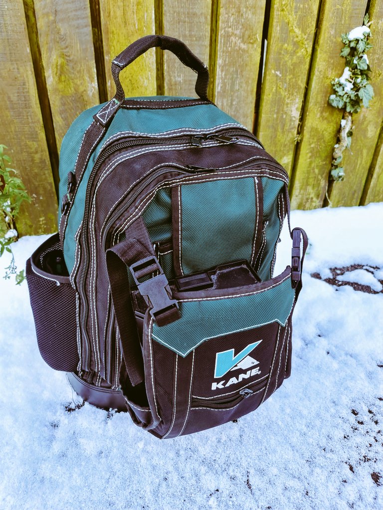 #TEAMKANE Backpack, hard base helps protect your instruments from the elements ❄❄❄ kane.co.uk/shop/products/…
