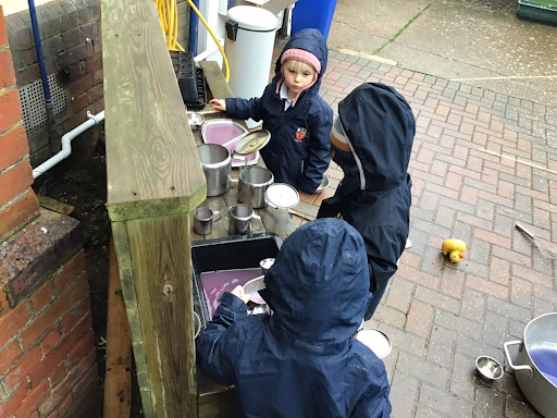 RydeSchool's tweet photo. More images of joy! Nursery are having fun indoors and out. Role play, painting, baking and water play. #Fivewaysjoy #Fivewaysfun #Fivewayslearning #RydeJuniorSchool https://t.co/GkijFxAQ7q