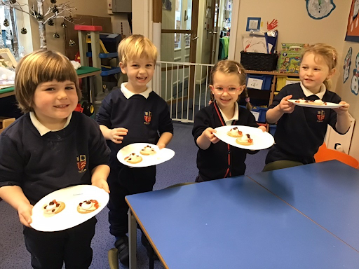 RydeSchool's tweet photo. More images of joy! Nursery are having fun indoors and out. Role play, painting, baking and water play. #Fivewaysjoy #Fivewaysfun #Fivewayslearning #RydeJuniorSchool https://t.co/GkijFxAQ7q
