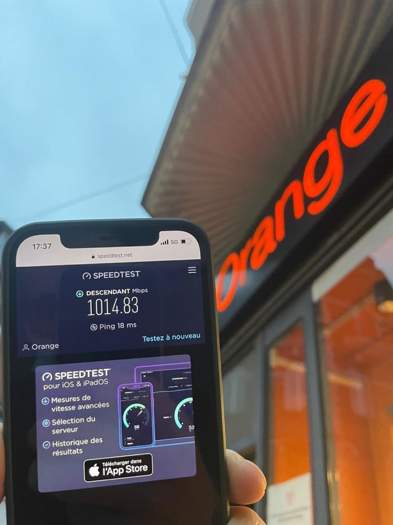 La #5G #Orange a #Béthune montre ses muscles. Et c’est impressionnant !! On parle de 1Go !  #manuelmartin_fr a de la chance d’être le boss de la boutique.