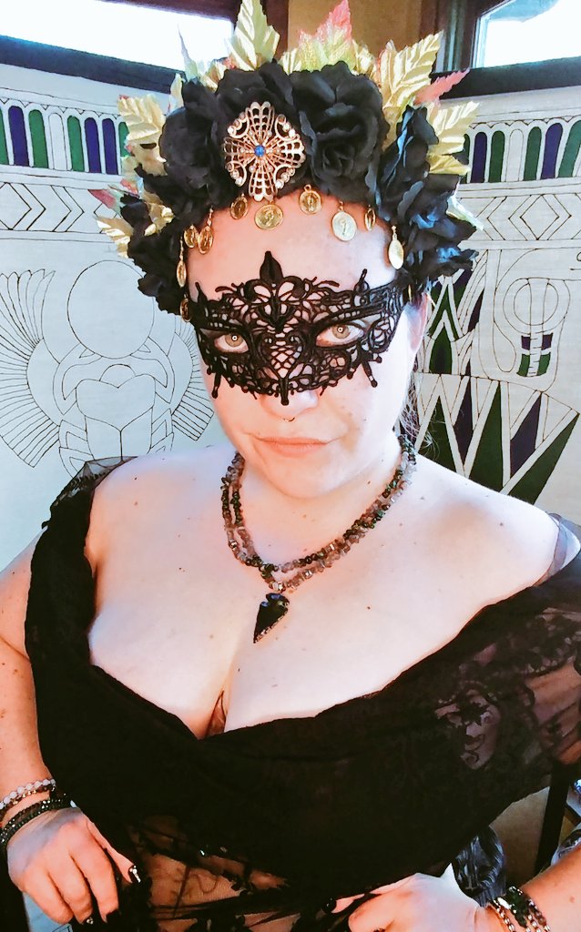 SavannahShad0w's tweet photo. The Queen is here!
#Diva #Queen #plussizeedition #plussizefashion #bodybeautiful #bodypositivity #plusisbeautiful #plusisequal #livelife #Enjoy #BeYou #selflove #bodylove https://t.co/P7qBQZZH6u