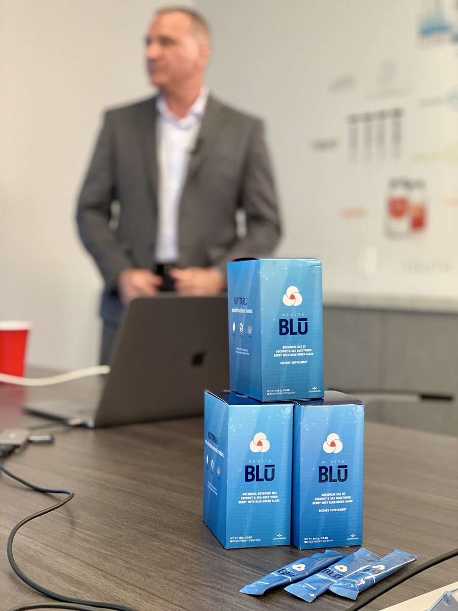 JeunesseGlobal's tweet photo. A refreshing taste 💧

✅ Blue-green algae
✅ Sea buckthorn berry
✅ Aloe Vera
✅ Coconut water 🥥 

#RevitaBlu
#BeYourBestYou https://t.co/s9WTnwHcr6