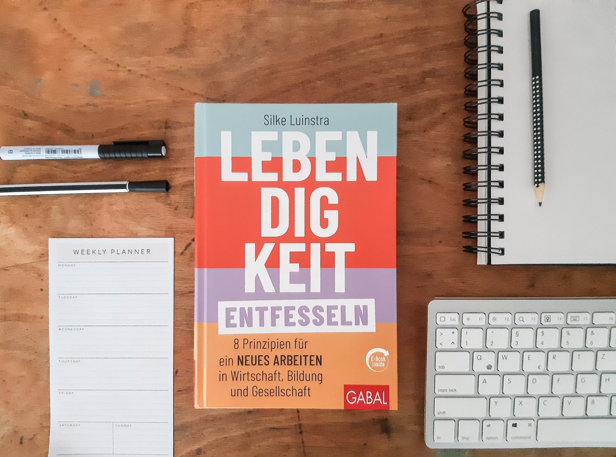 #Leseempfehlung: In ihrem Buch stellt <a href="/Silke_Luinstra/">Silke Luinstra</a> 8 Prinzipien vor, die #Lebendigkeit zurück in Organisationen bringen, und erläutert sie an zahlreichen Beispielen aus der Unternehmenspraxis: Ein ganzes Kapitel wurde dem Thema "#Eigentum an Unternehmen neu denken“ gewidmet 🥳