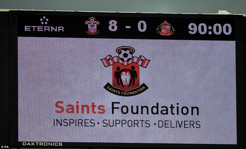 5. GOLEADAS : A maior goleada que recibiron en liga son 8 goles en contra.Deportivo 0-8 Barcelona (2016).Southampton 8-0 Sunderland (2014).