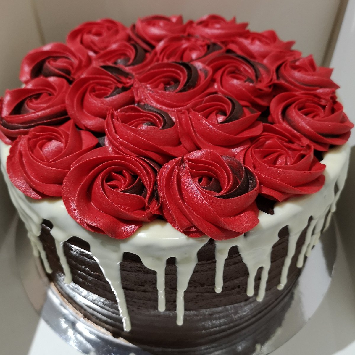 Cake lady Harrogate tweet media