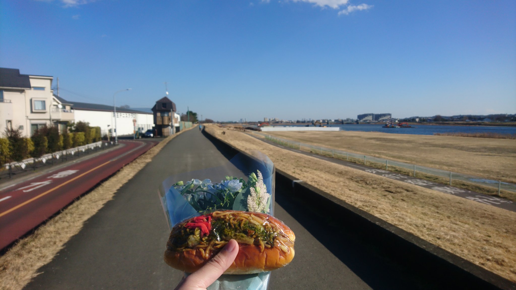 あんぱんち いまこそ心に花束を はな恋 花束みたいな恋をした ロケ地聖地巡礼 いつも話しこんでしまうファミレスでクラシックショコラパフェ 菅田将暉 有村架純 両方のアングルで 清原果耶 細田佳央太 も座った席 ジョナサン上石神井店 Porin